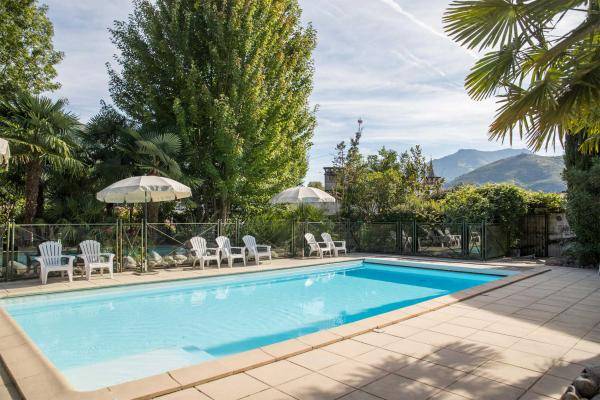 hotel à lourdes avec piscine