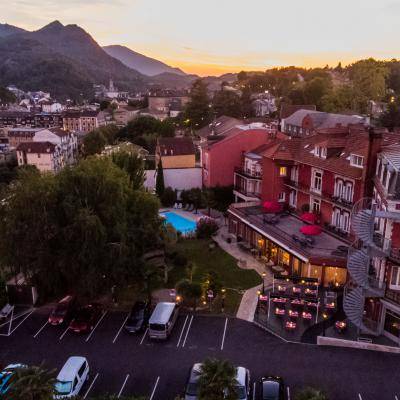 hôtel avec piscine exterieure lourdes