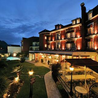 ✨🥂Toute l'équipe de l'hôtel Beauséjour Best Western vous souhaite une belle année 2020 ! De beaux voyages, des gourmandises, et des découvertes !
.
.
A very happy 2020 from the entire team at Hôtel Beauséjour Best Western!
.
.
#bonneannee #happynewyear #nouvelleannee #lourdes2020 #lourdesfrance #hautespyrenees #tourismelourdes #destinationpyrenees #igerspyrenees #hotel #bwbeausejour #pyrenees #bestwestern  #hautespyrenees #bwbeausejour #lourdesfrance #vacation #destinationlourdes #tourismelourdes  #igersfrance #luxuryhotel #holiday #tourism #restaurantleparc #restaurantlourdes